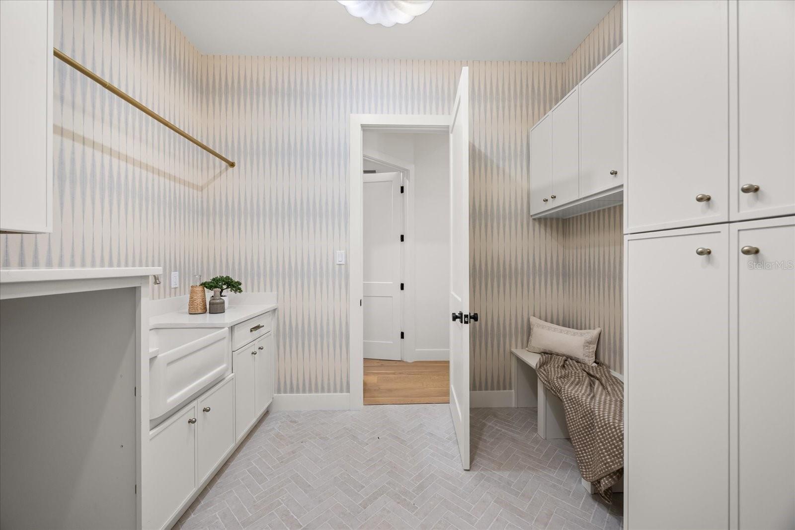 WINDERMERE OAKS - Residential