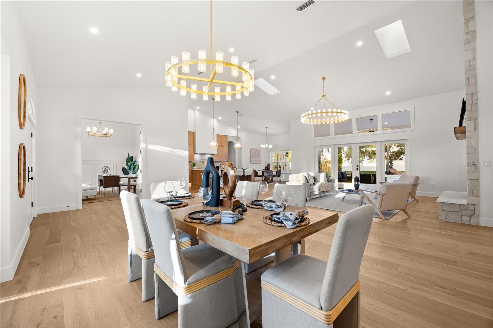 WINDERMERE OAKS - Residential