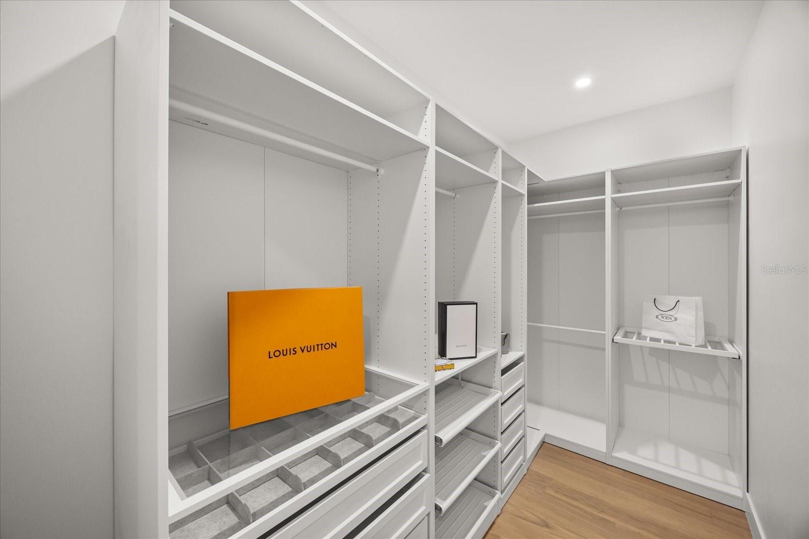 WINDERMERE OAKS - Residential