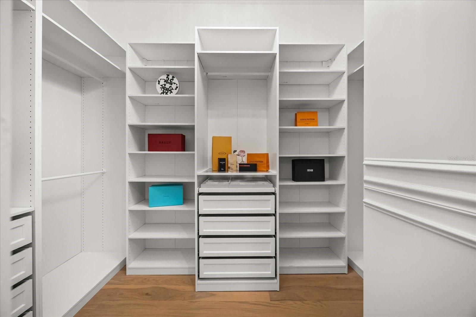 WINDERMERE OAKS - Residential