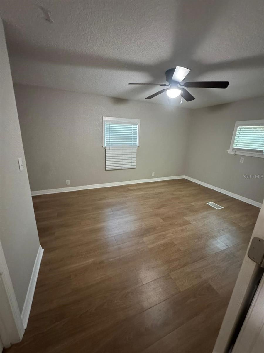RIVER VILLAGE - Residential Lease