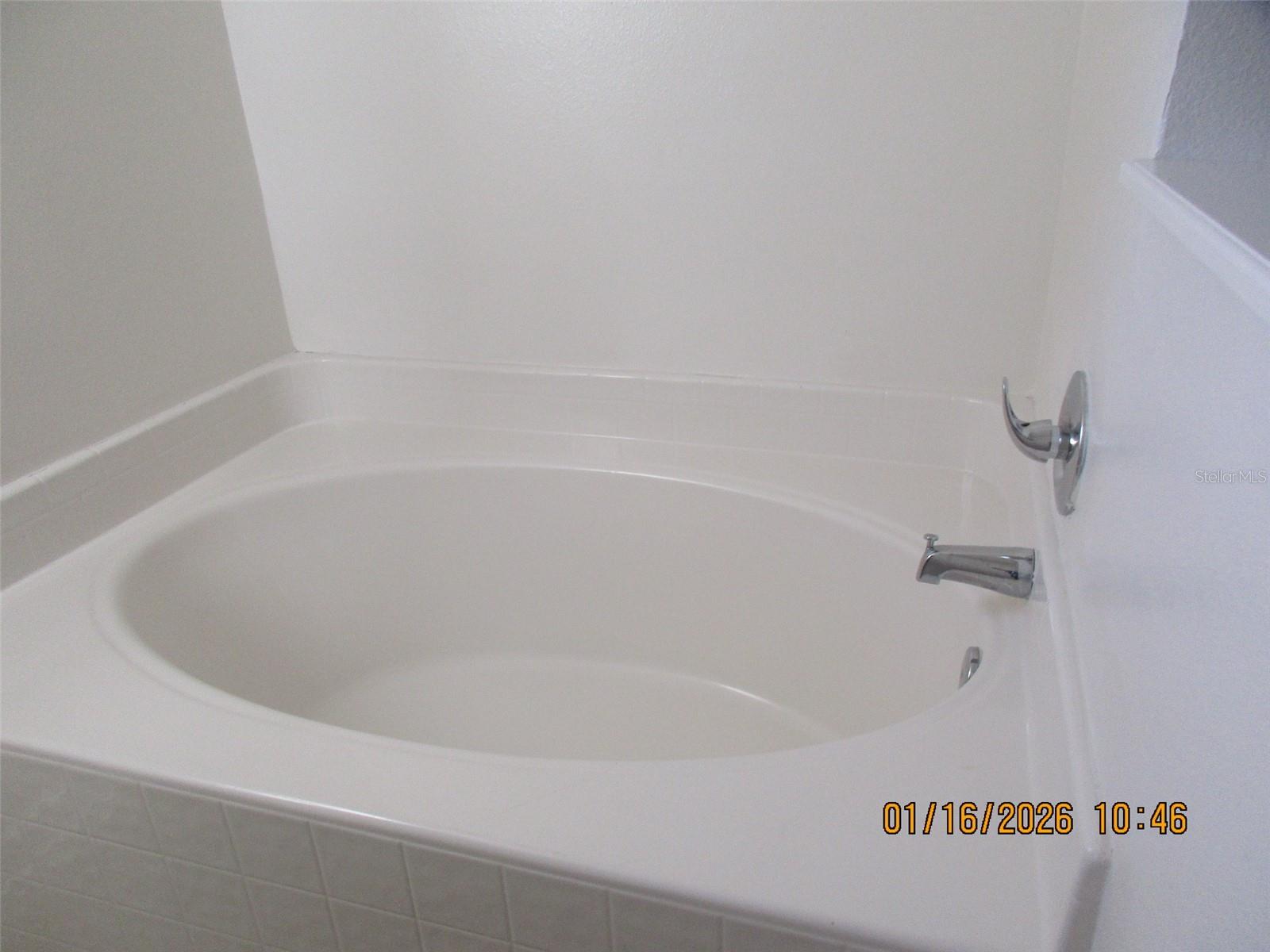 EMERALD POINTE PH 3 - Residential Lease