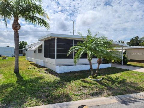 A home in PALMETTO