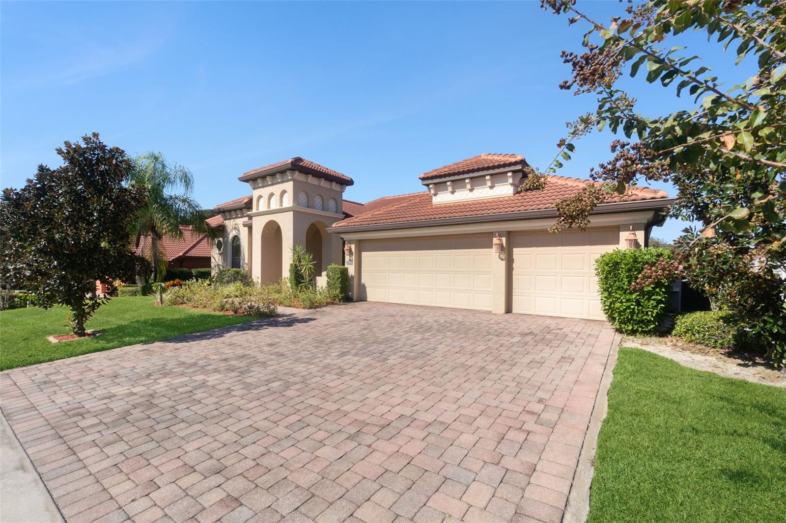 2921 FALCONHILL DRIVE