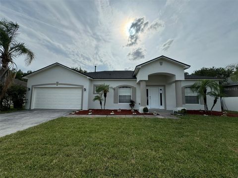 A home in WINTER HAVEN