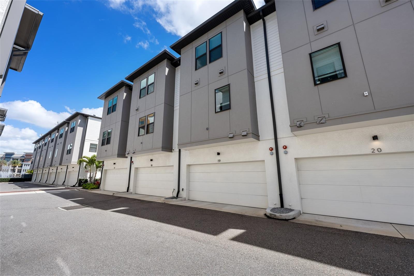 WESTSHORE VILLAGE TWNHMS - Residential