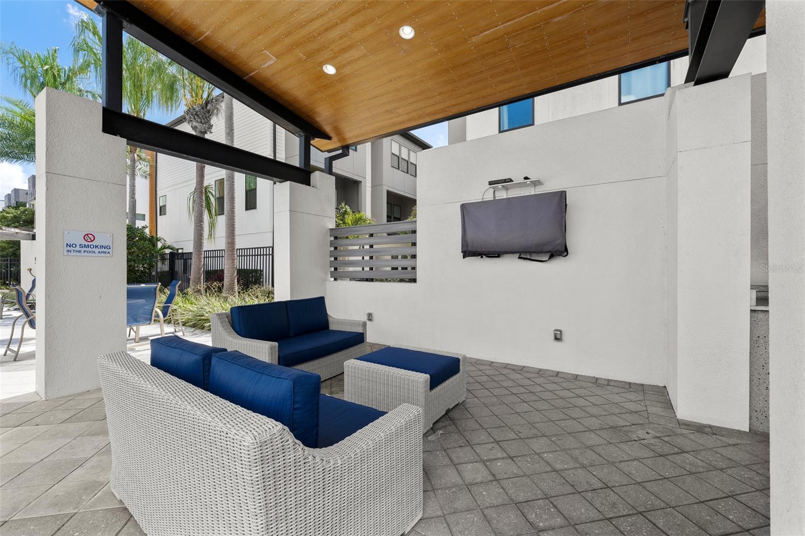 WESTSHORE VILLAGE TWNHMS - Residential