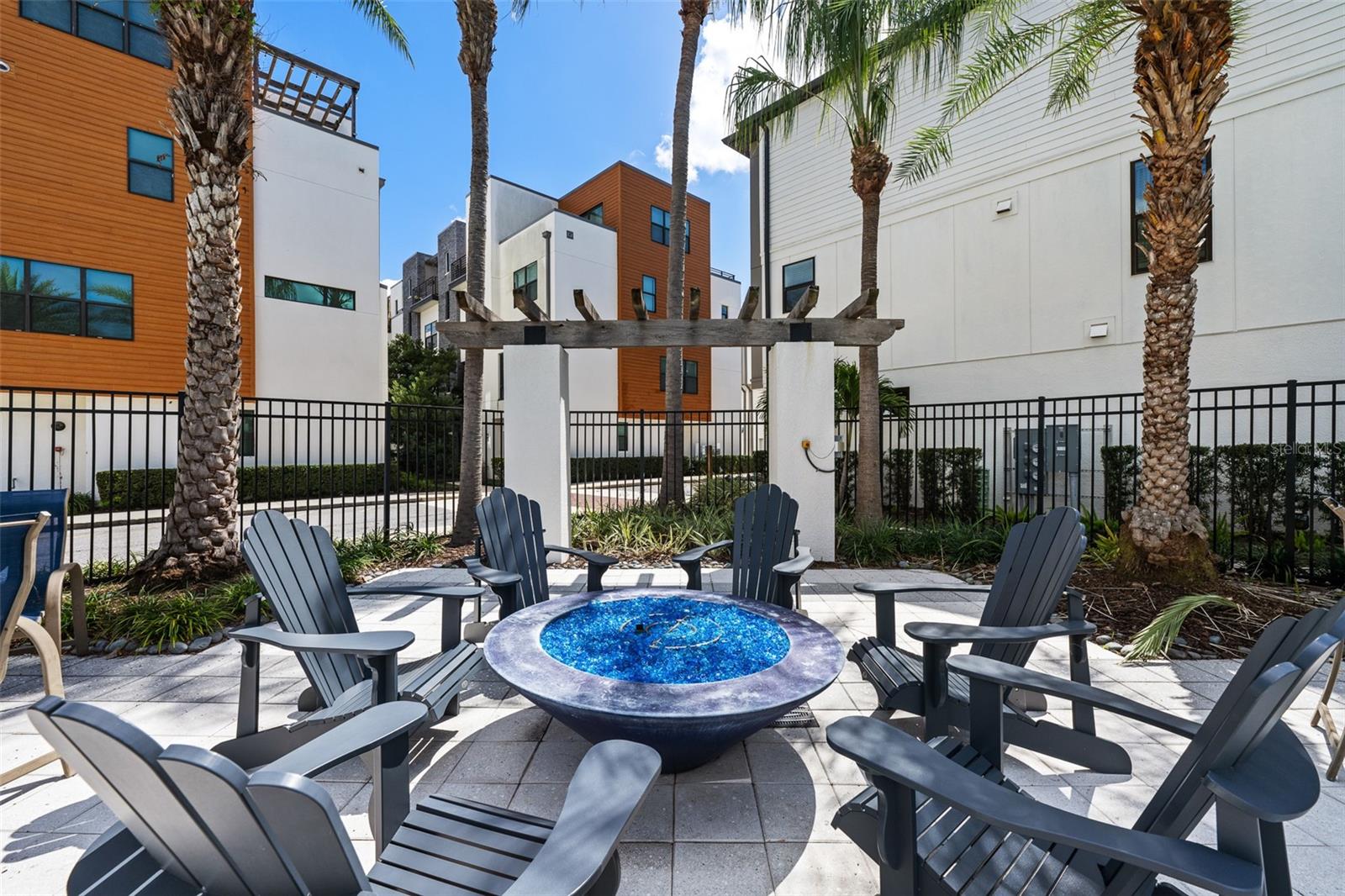 WESTSHORE VILLAGE TWNHMS - Residential