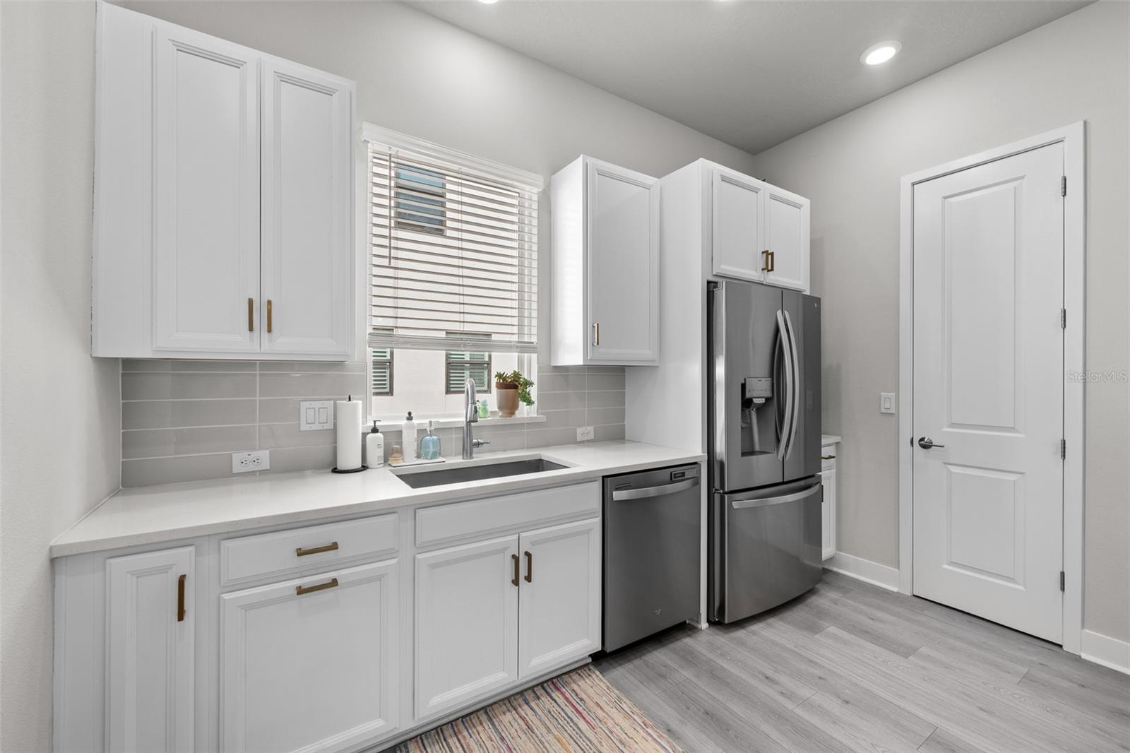 WESTSHORE VILLAGE TWNHMS - Residential