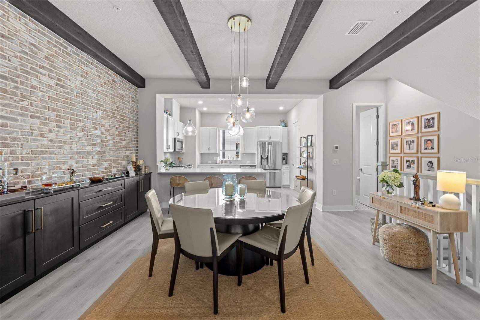 WESTSHORE VILLAGE TWNHMS - Residential