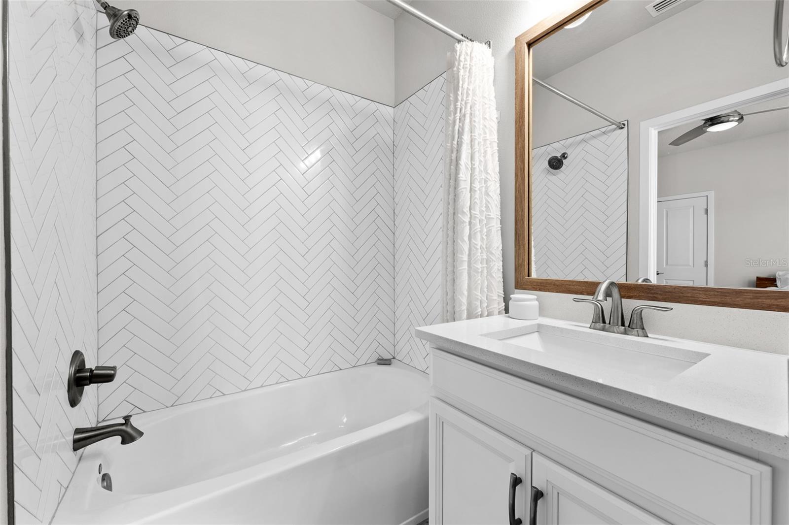 WESTSHORE VILLAGE TWNHMS - Residential