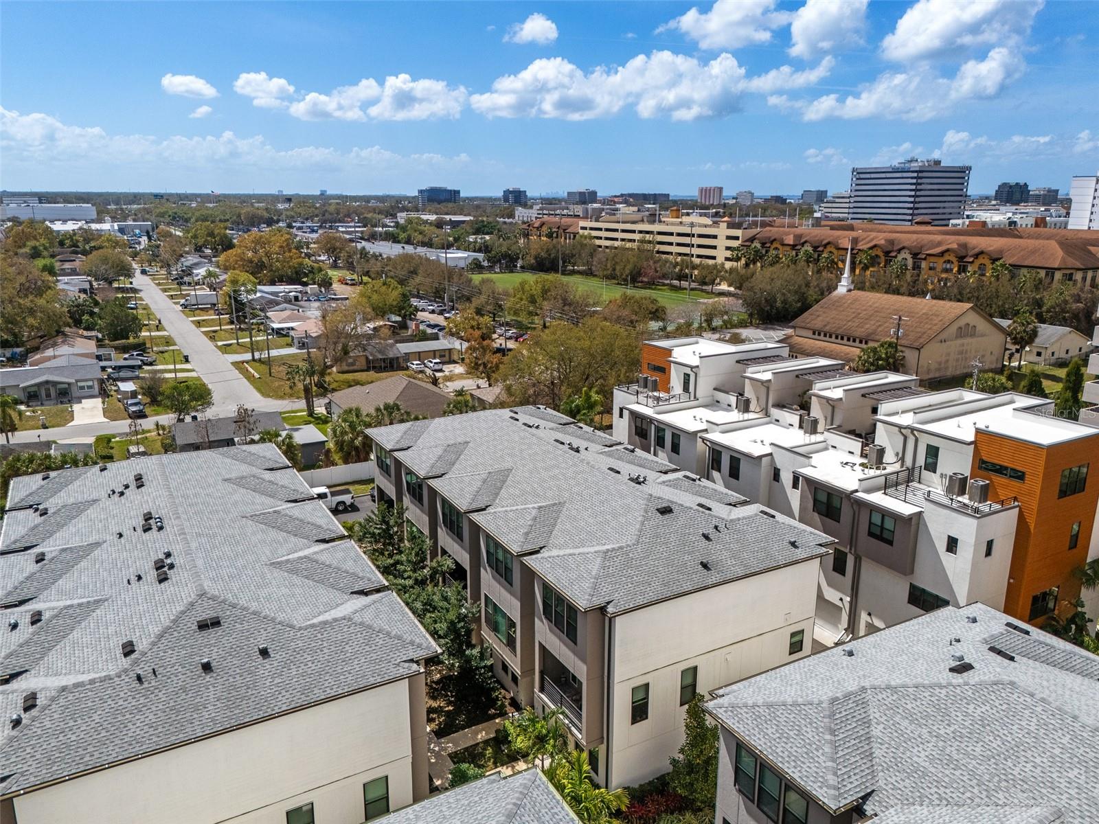 WESTSHORE VILLAGE TWNHMS - Residential