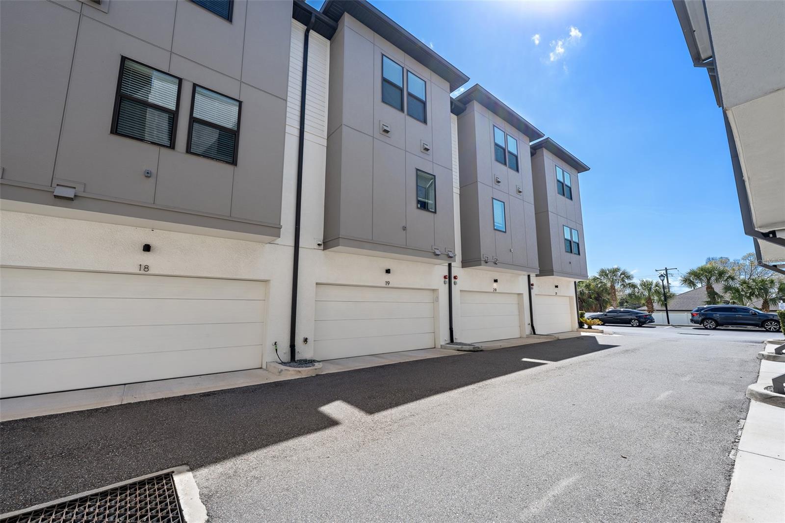 WESTSHORE VILLAGE TWNHMS - Residential