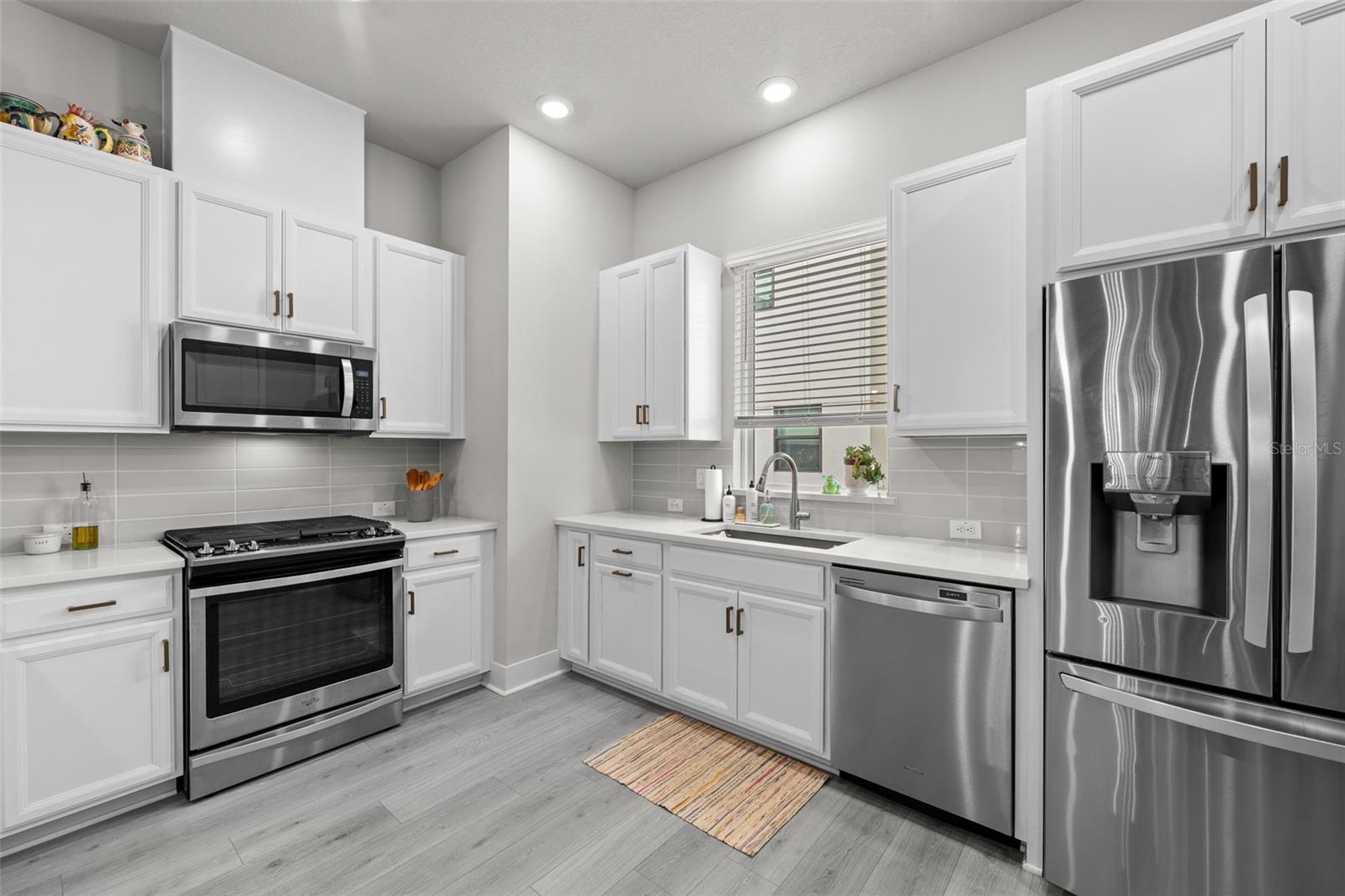 WESTSHORE VILLAGE TWNHMS - Residential