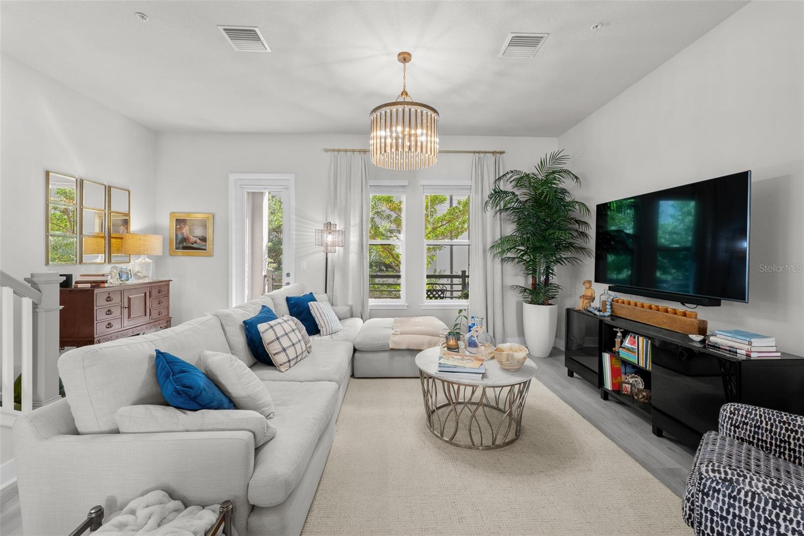 WESTSHORE VILLAGE TWNHMS - Residential