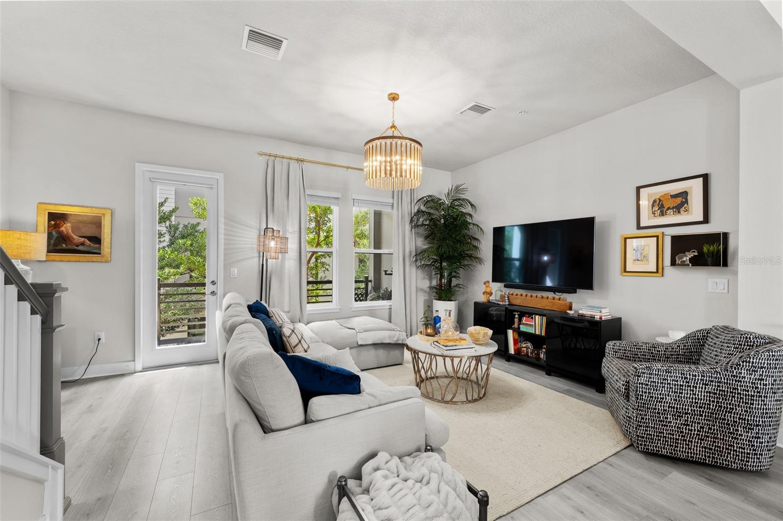 WESTSHORE VILLAGE TWNHMS - Residential