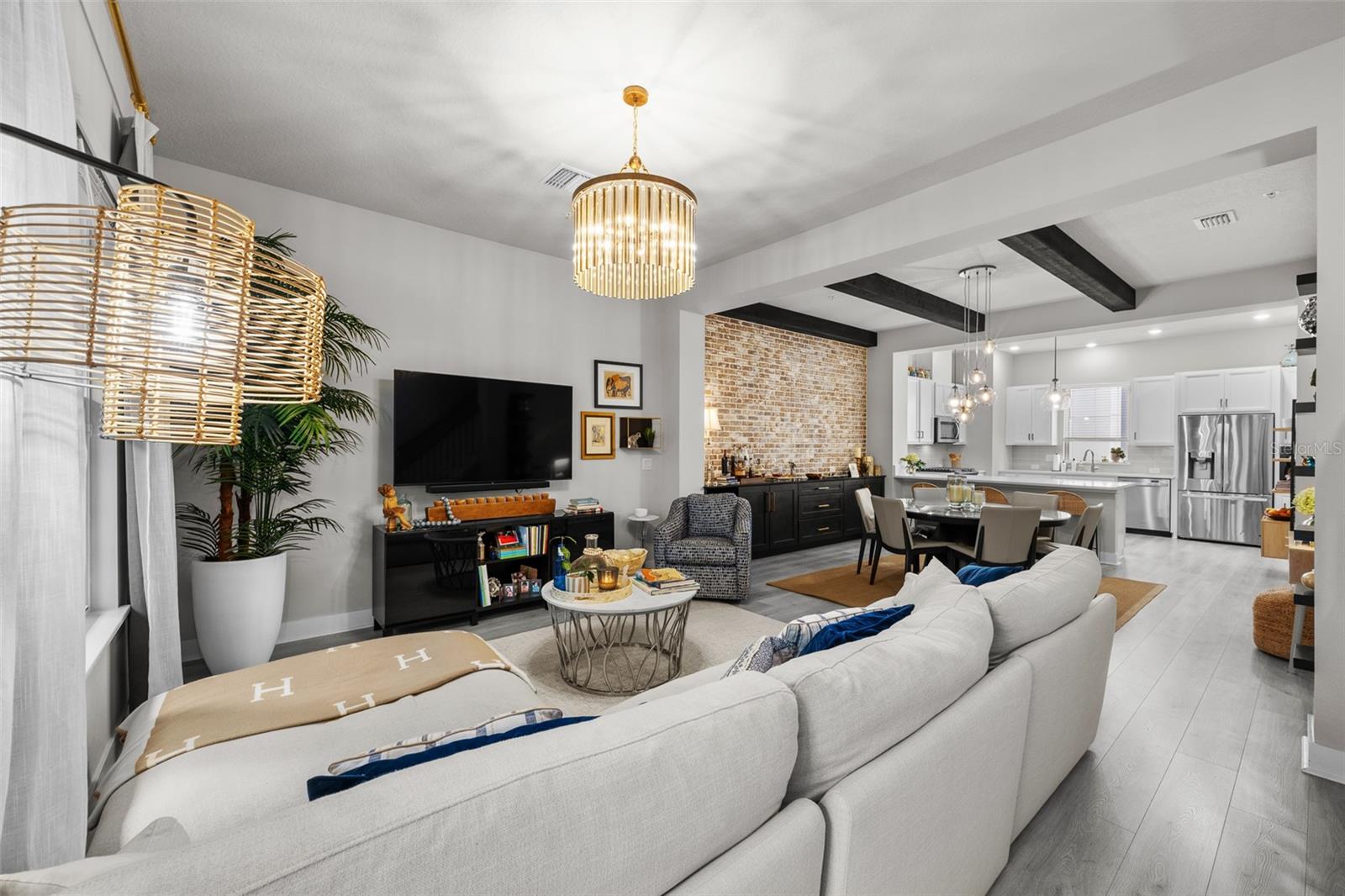 WESTSHORE VILLAGE TWNHMS - Residential