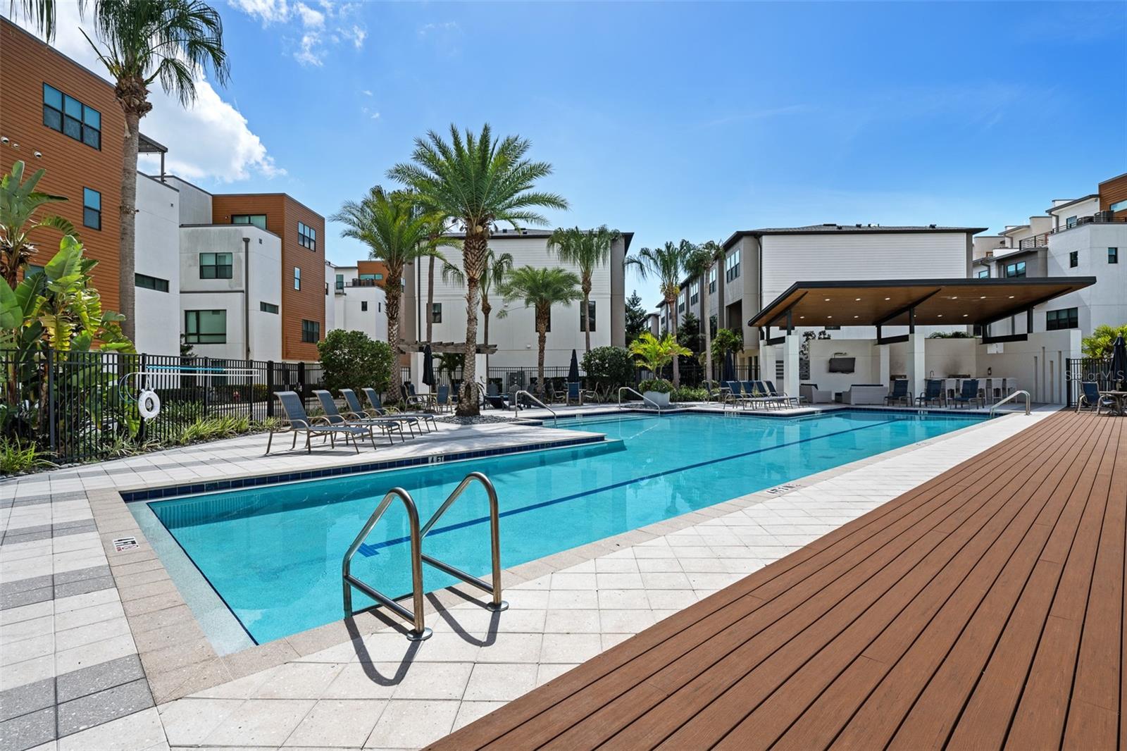 WESTSHORE VILLAGE TWNHMS - Residential