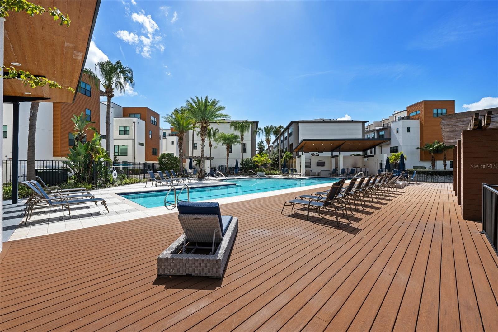 WESTSHORE VILLAGE TWNHMS - Residential