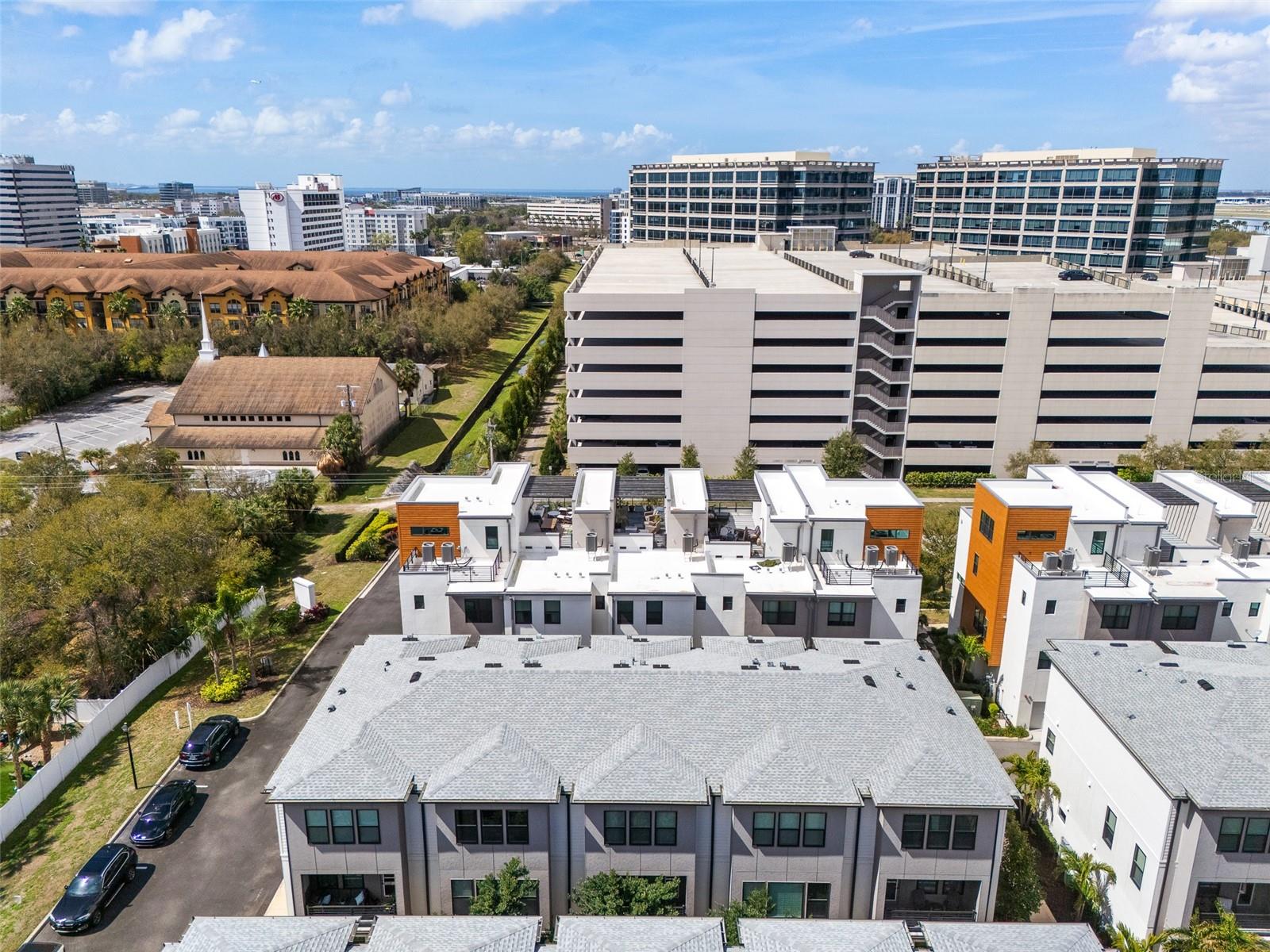 WESTSHORE VILLAGE TWNHMS - Residential