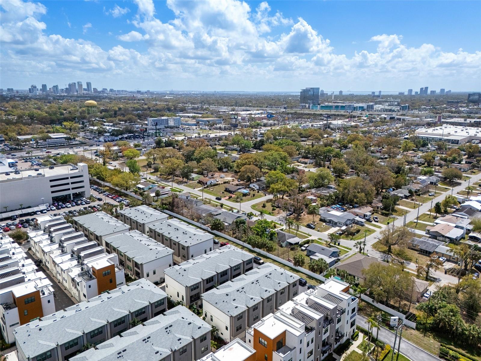 WESTSHORE VILLAGE TWNHMS - Residential