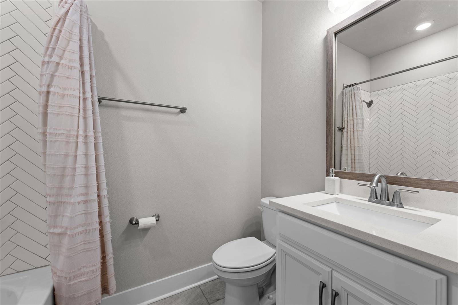 WESTSHORE VILLAGE TWNHMS - Residential