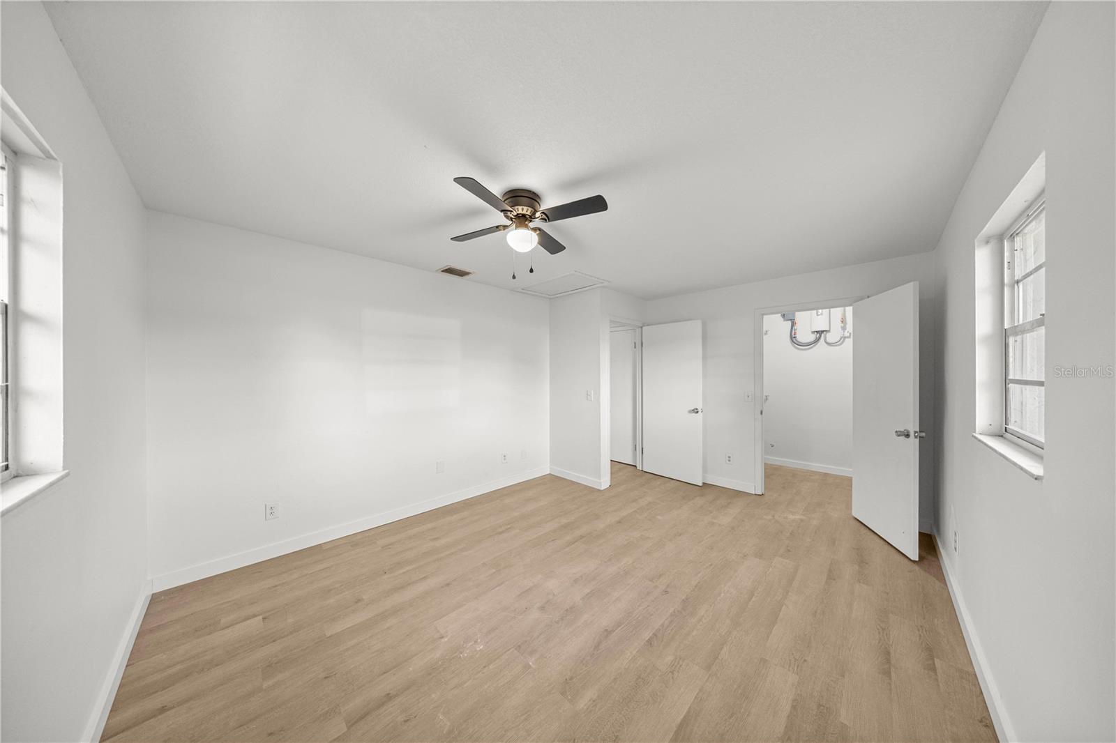 WHISPERING SANDS UN 01 - Residential Income