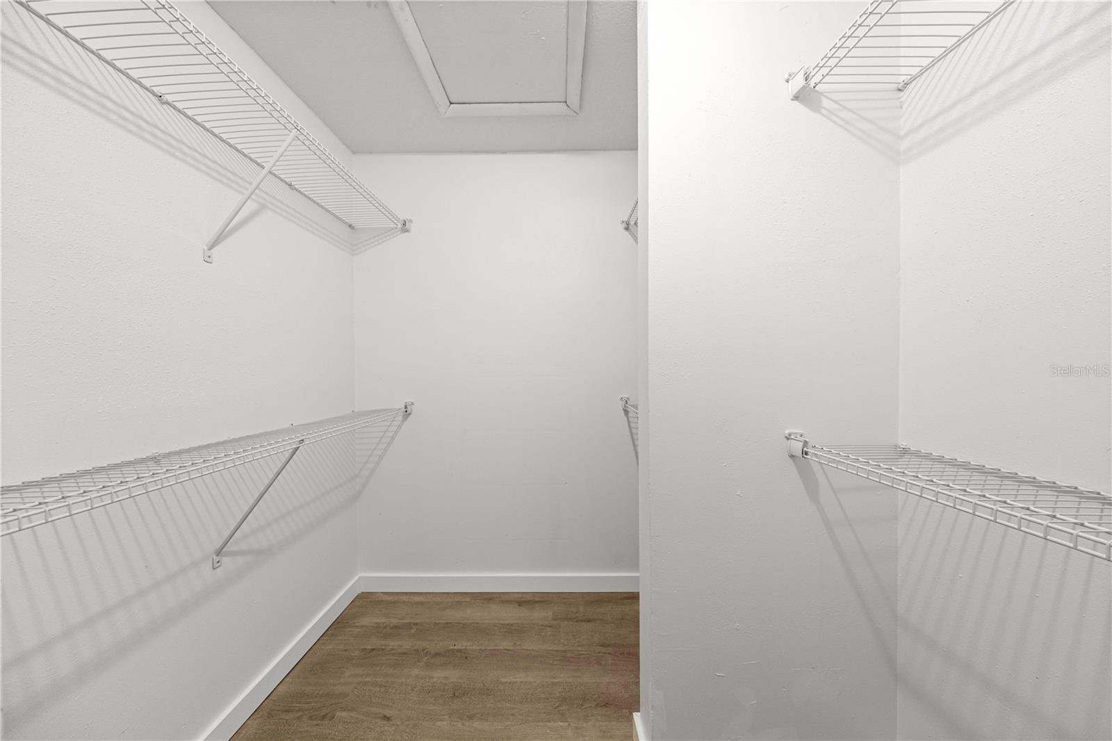 WHISPERING SANDS UN 01 - Residential Income