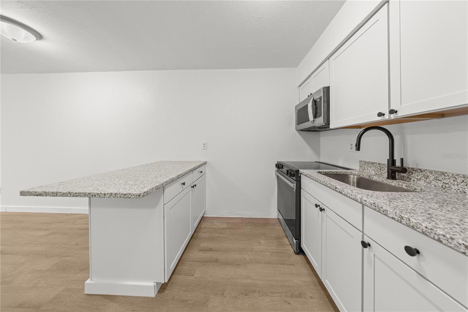 WHISPERING SANDS UN 01 - Residential Income