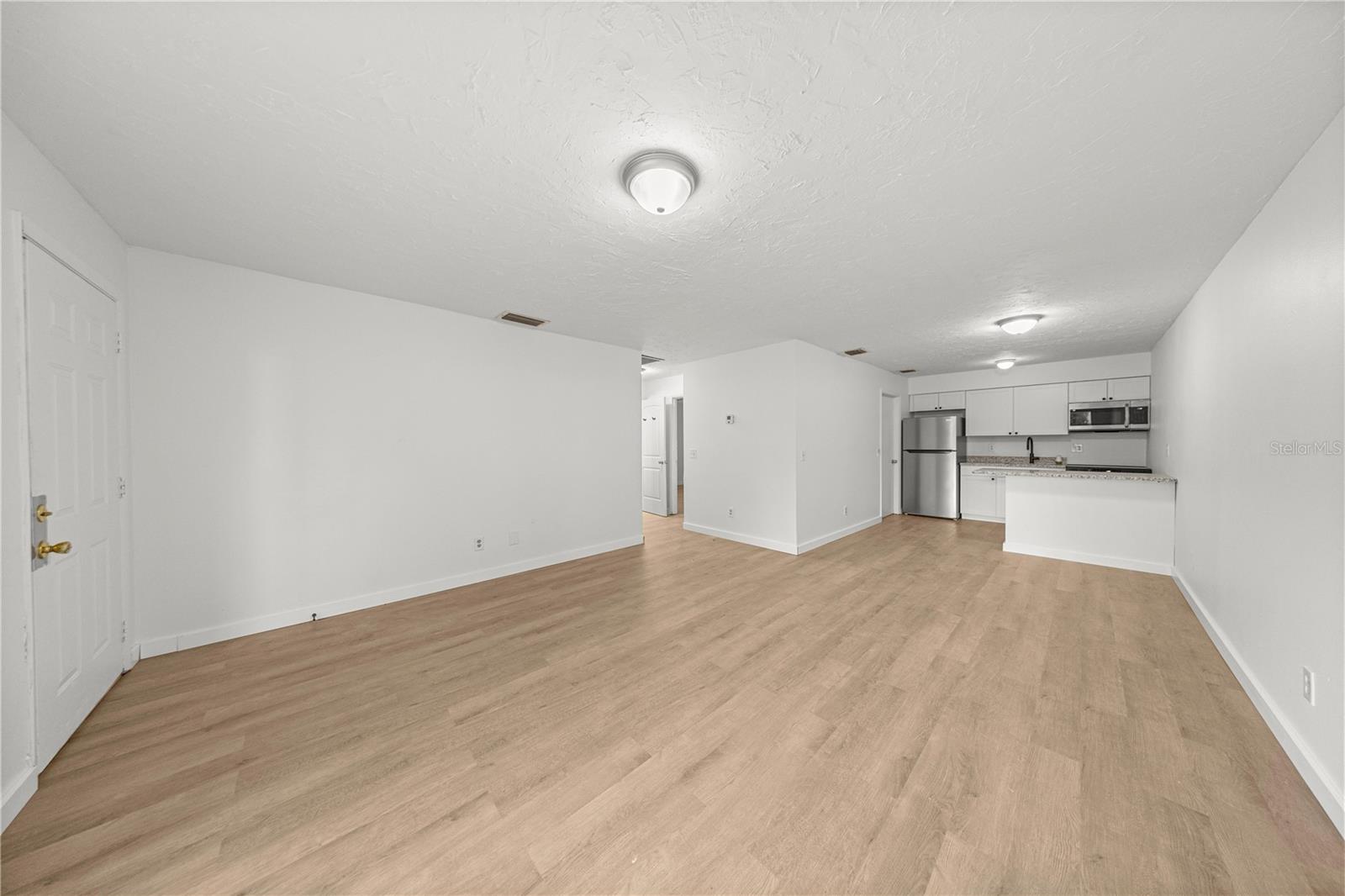 WHISPERING SANDS UN 01 - Residential Income