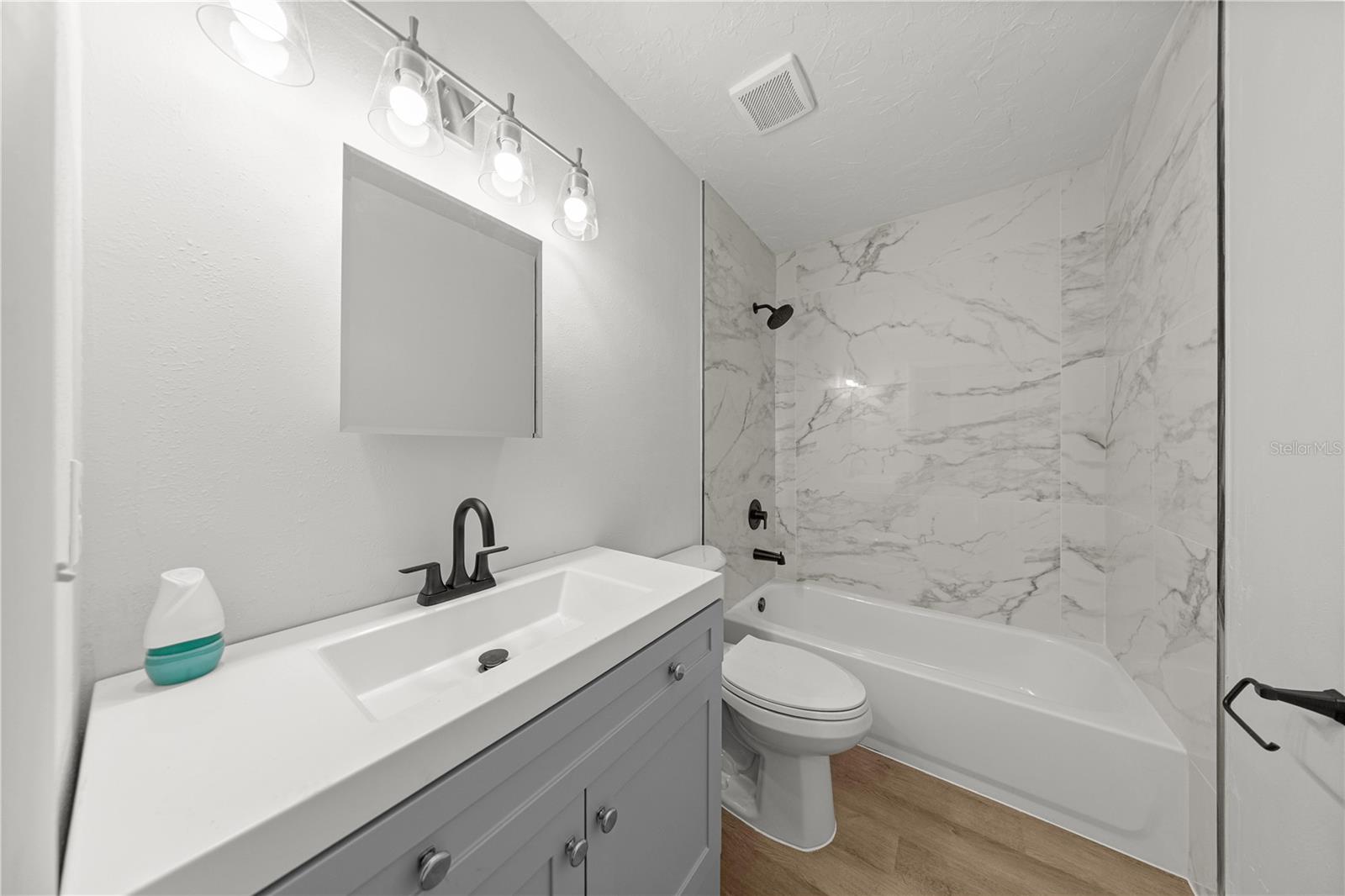 WHISPERING SANDS UN 01 - Residential Income