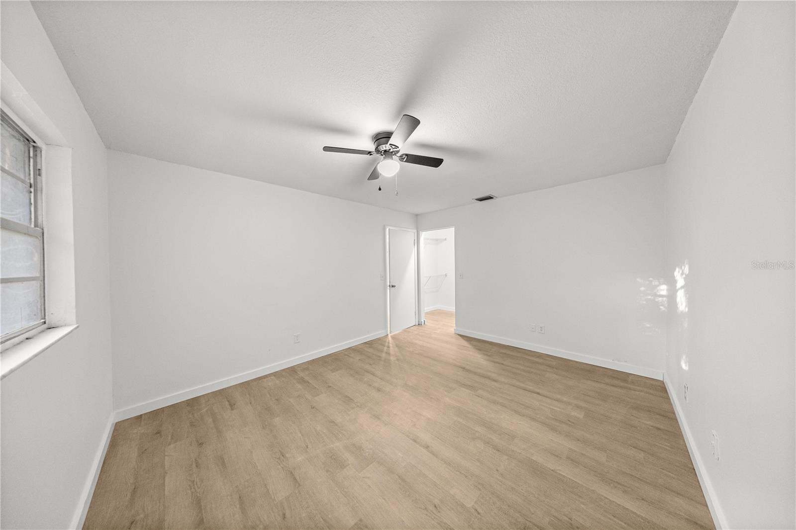 WHISPERING SANDS UN 01 - Residential Income