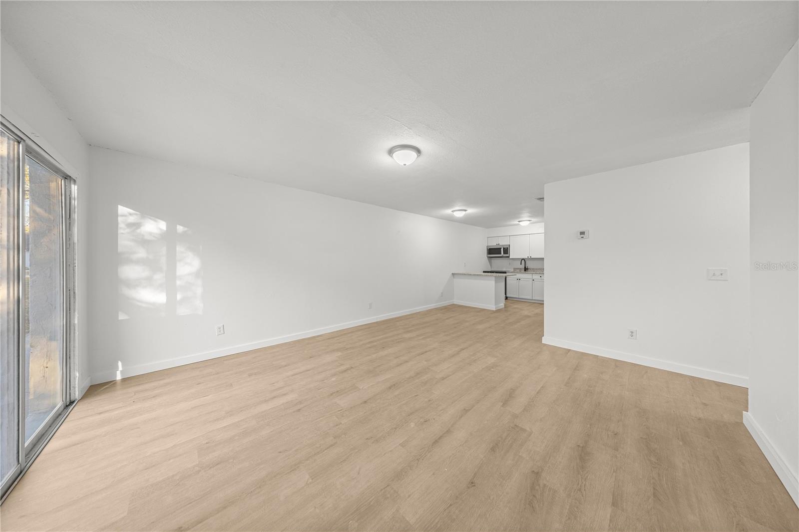 WHISPERING SANDS UN 01 - Residential Income