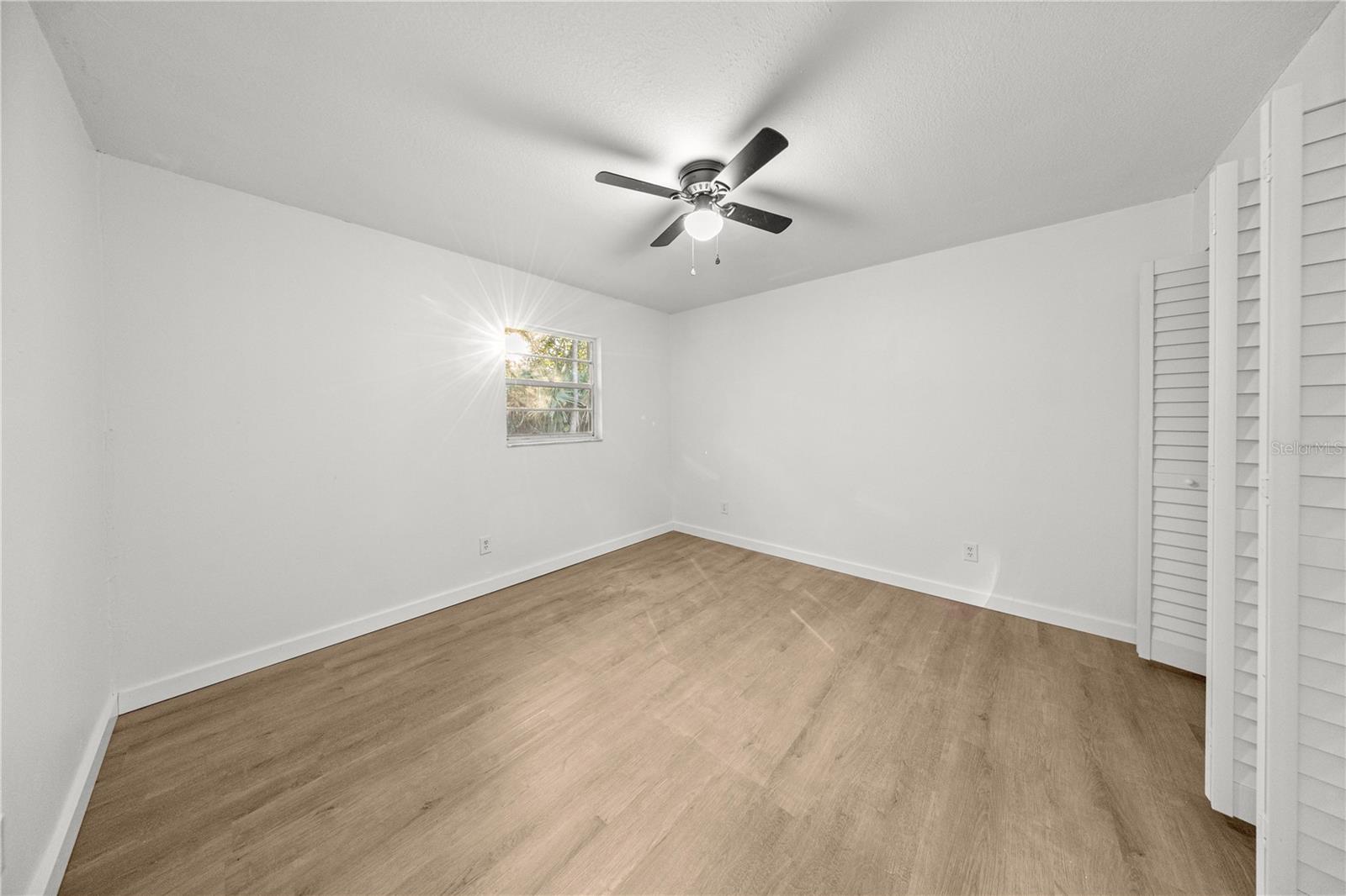 WHISPERING SANDS UN 01 - Residential Income