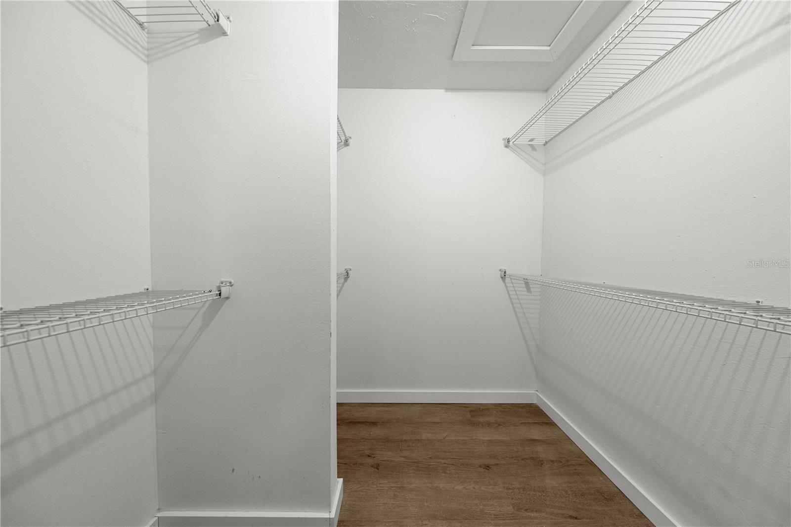 WHISPERING SANDS UN 01 - Residential Income