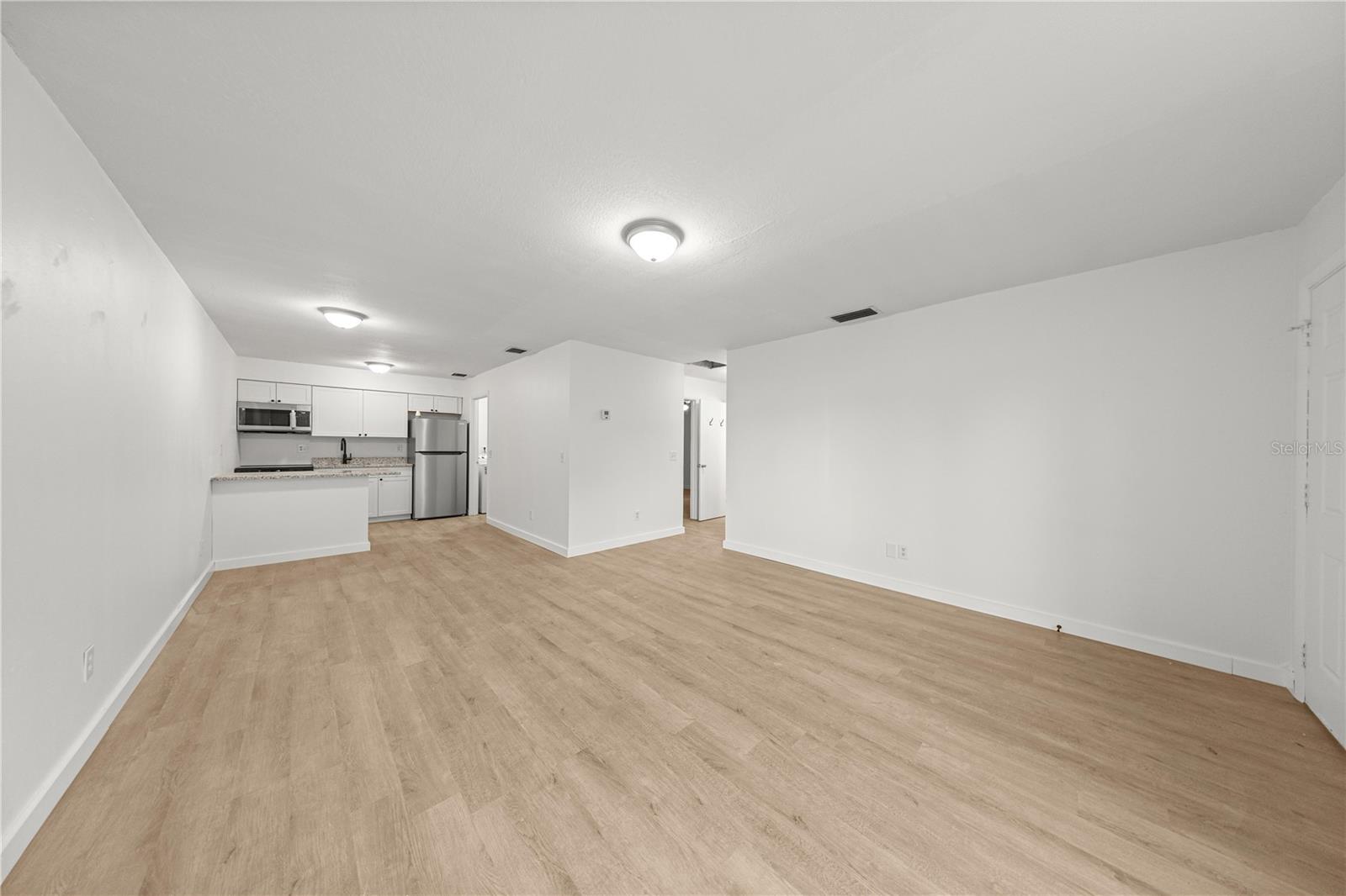 WHISPERING SANDS UN 01 - Residential Income