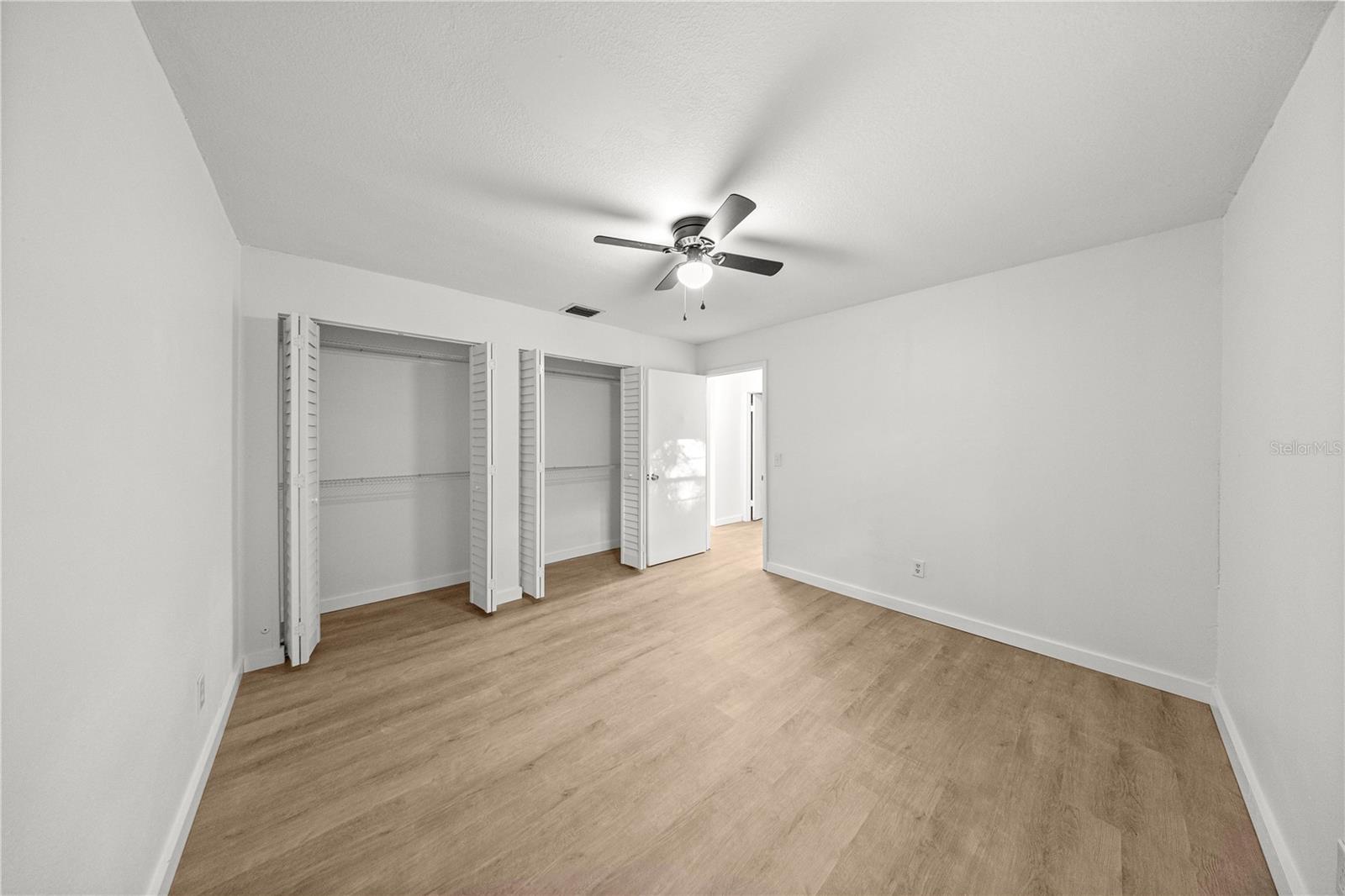 WHISPERING SANDS UN 01 - Residential Income