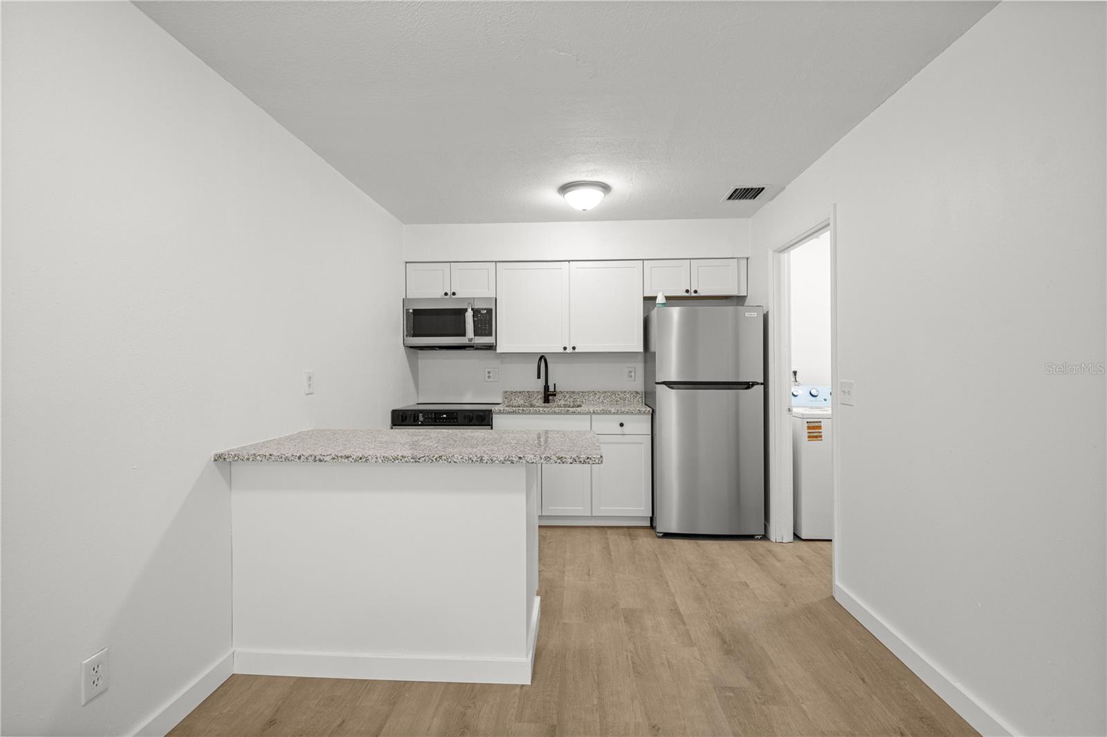 WHISPERING SANDS UN 01 - Residential Income