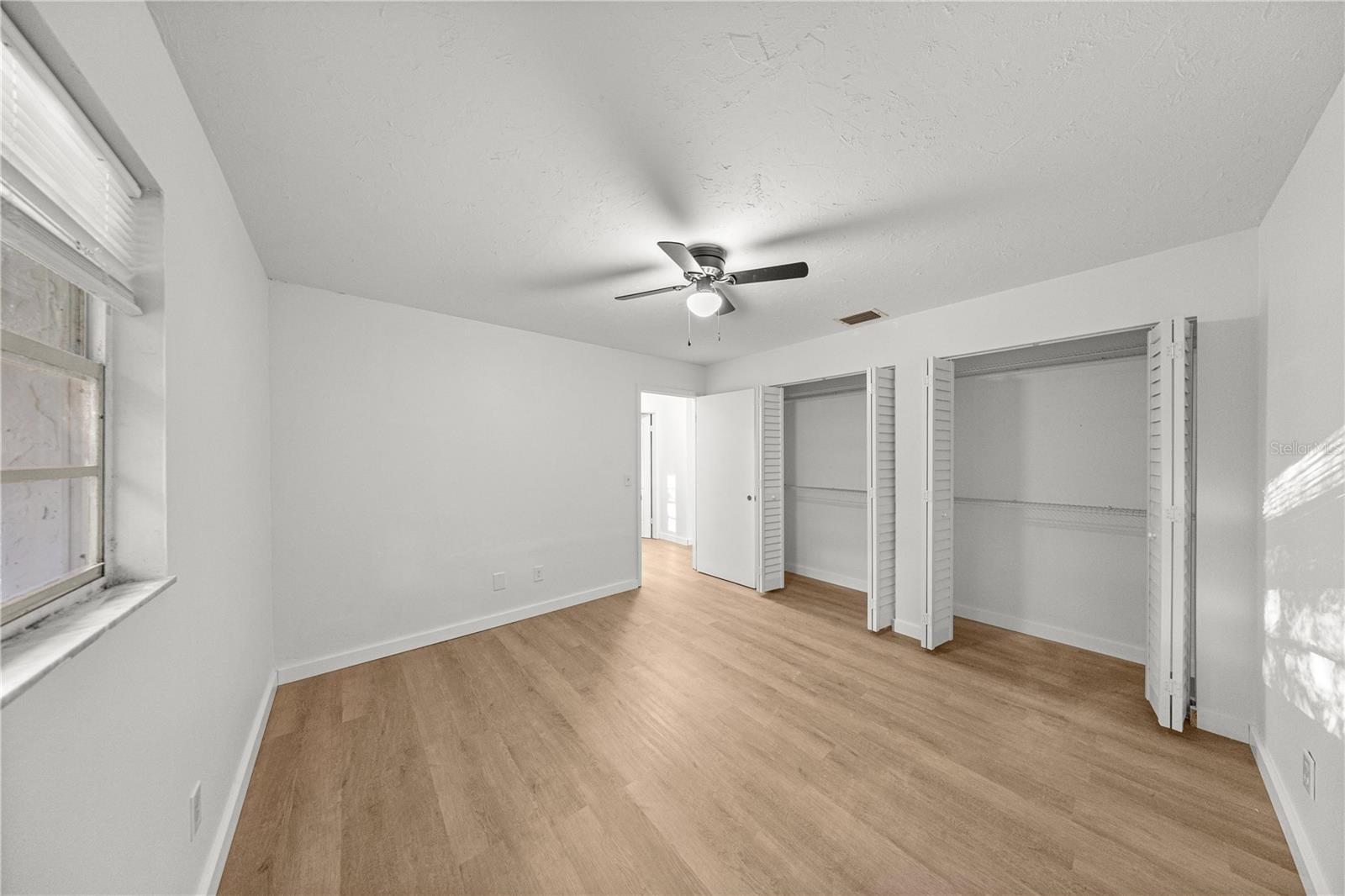 WHISPERING SANDS UN 01 - Residential Income