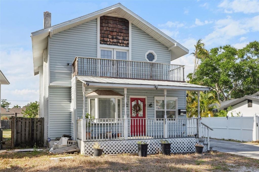Photo of 757 32nd Avenue N, St Petersburg, FL 33704 (MLS # TB8506628)