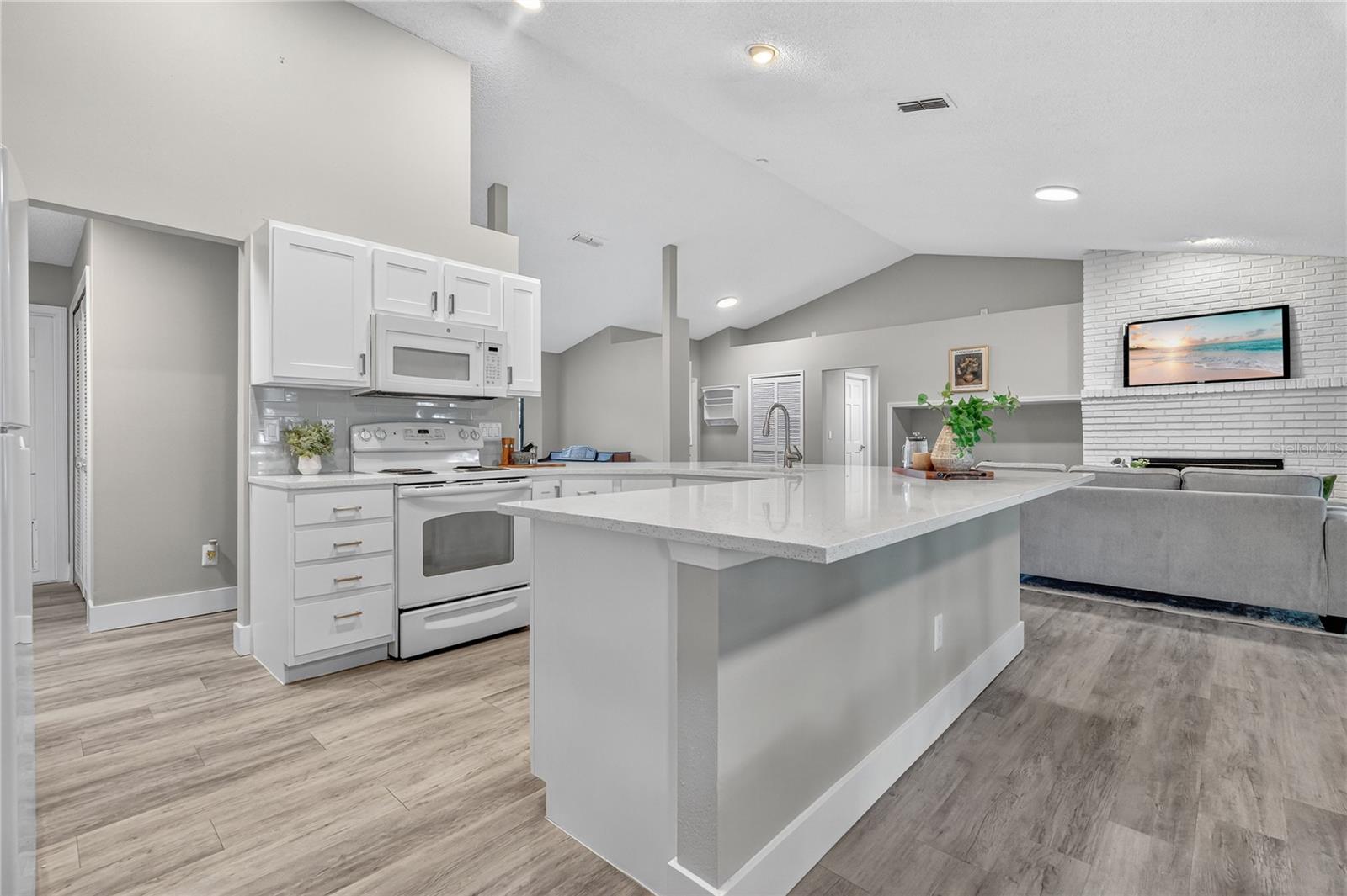 DELTONA LAKES UNIT 19 - Residential