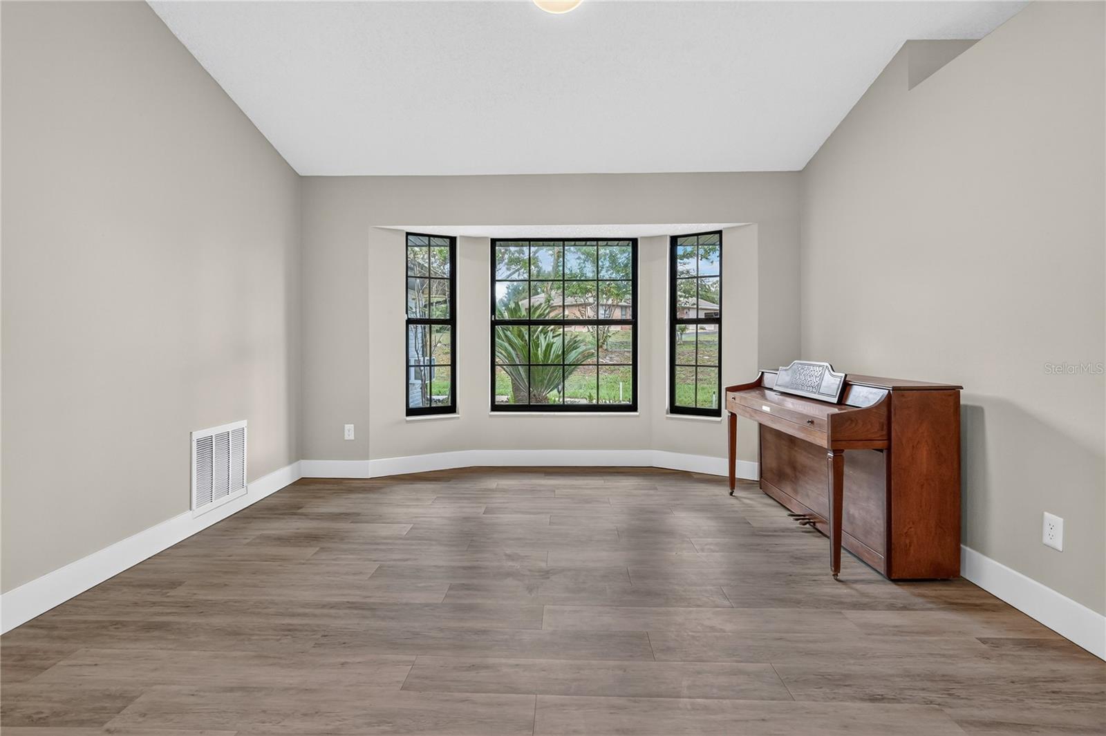 DELTONA LAKES UNIT 19 - Residential