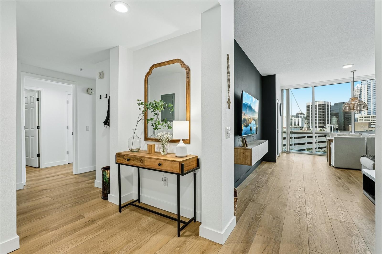 322 E CENTRAL BOULEVARD 806