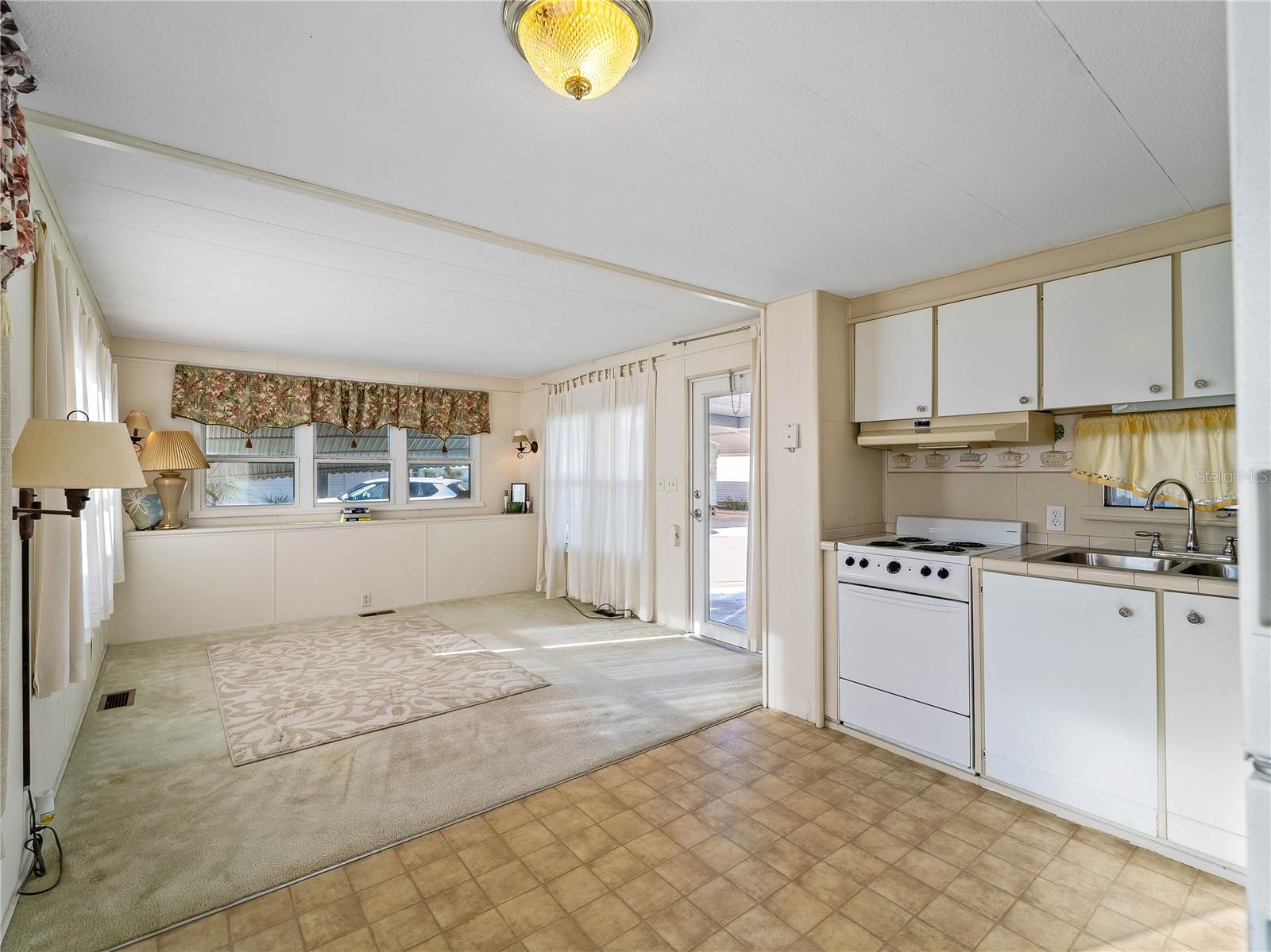 HARBOR LIGHTS MHP CO-OP - Residential