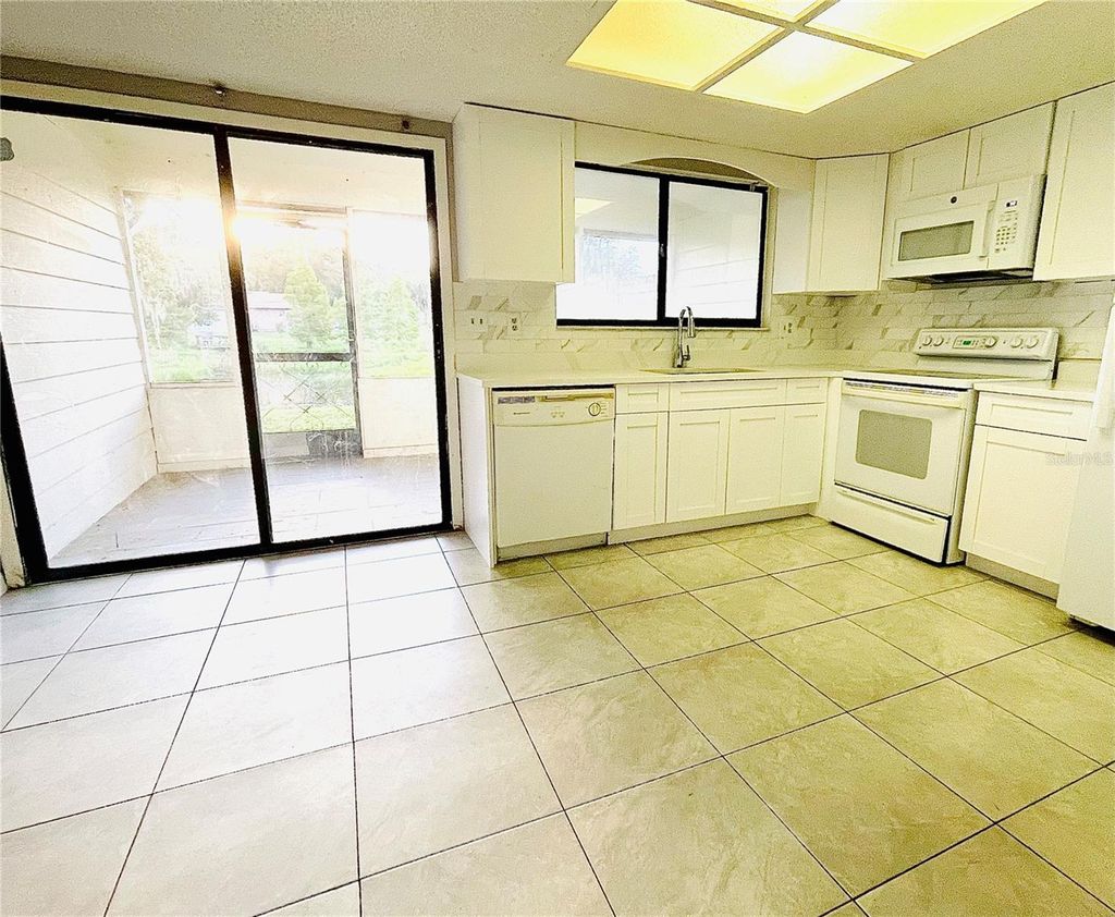 Photo of 1420 Ridge Lake Court, Lakeland, FL 33801 (MLS # W7877928)