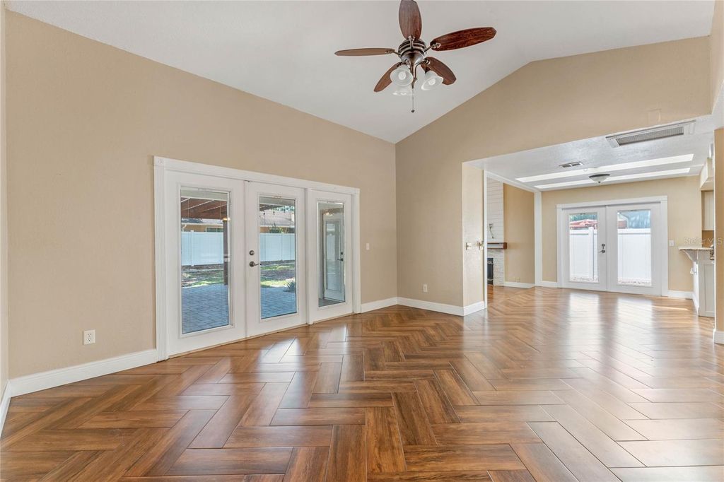 Photo of 521 Lakeshore Circle, Lake Mary, FL 32746 (MLS # O6427102)