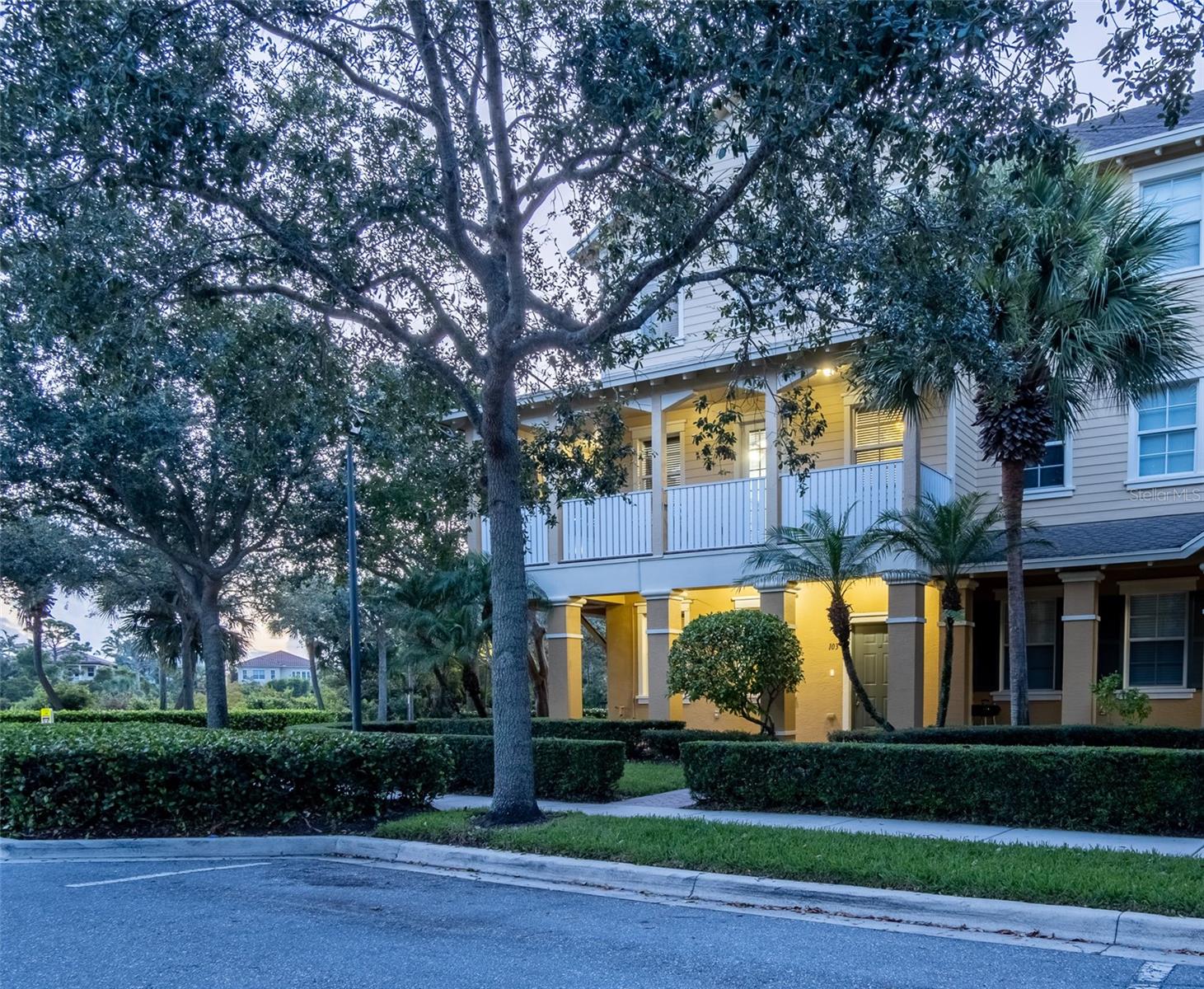 103 E THATCH PALM CIRCLE