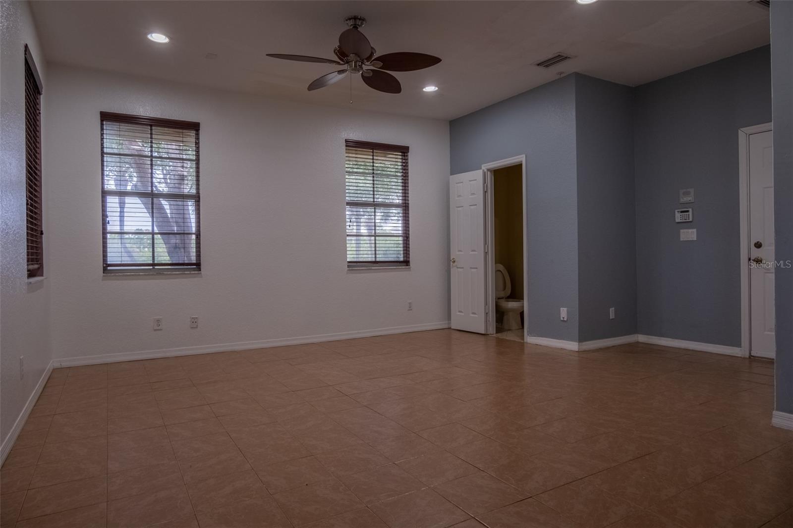 103 E THATCH PALM CIRCLE