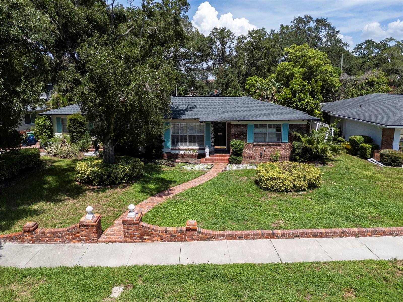 451 W DAVIS BOULEVARD
