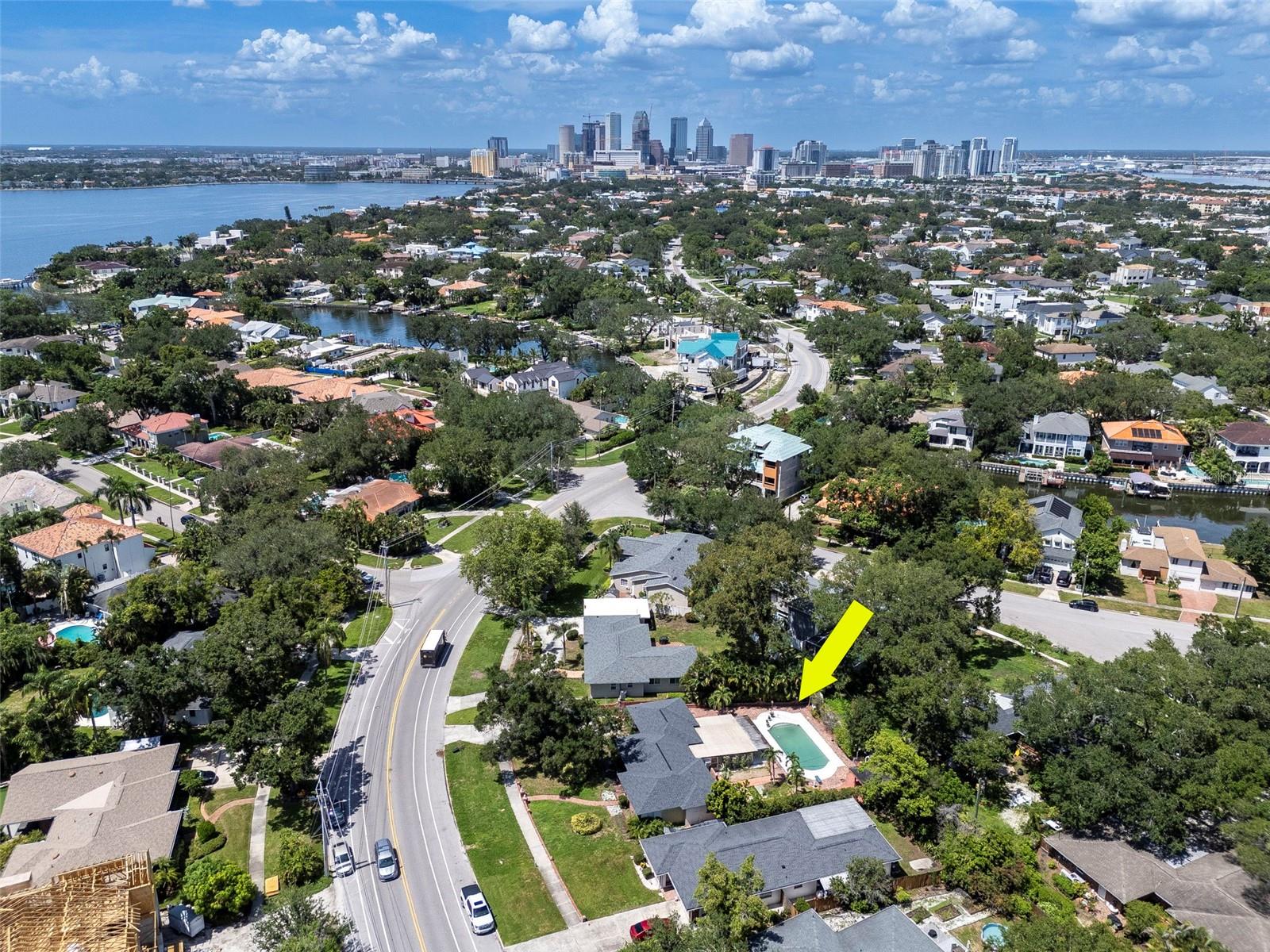 451 W DAVIS BOULEVARD